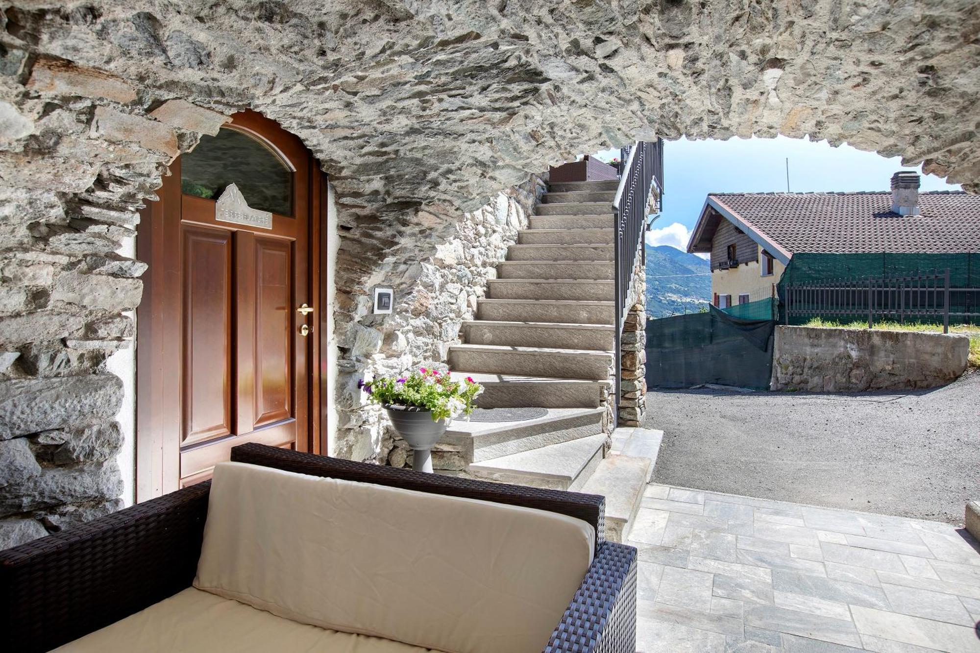 Maison Bebe Terre Blanche Aosta Eksteriør bilde
